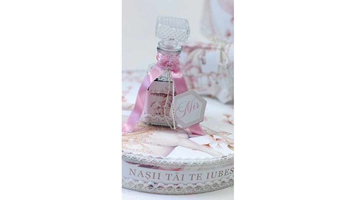 Trusou botez carusel cu cai roz pal si flori pastelate Pink Carousel 13